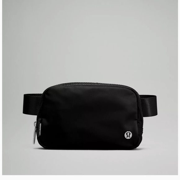 BRAND NEW W TAGS: everywhere belt bag 1L - Picture 2 of 5